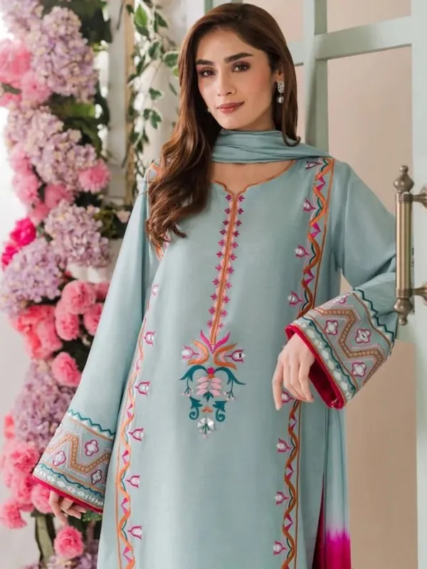 Women_Ethnic_Motifs_Embroidered_Regular_Thread_Work_Silk_Crepe_Kurta_With_Trousers_With_Dupatta