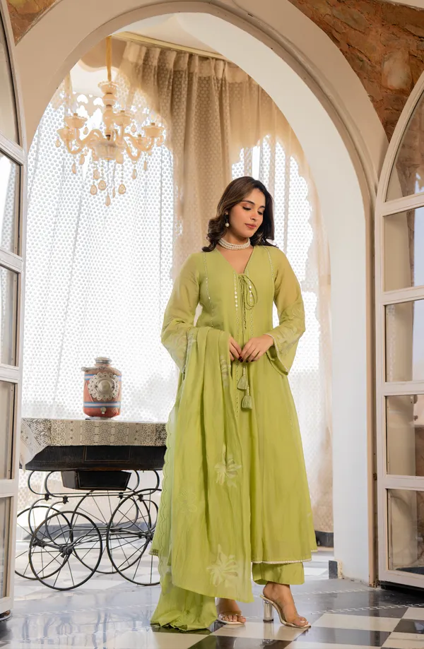 Women_Floral_Embroidered_Regular_Mirror_Work_Chanderi_Cotton_Kurta_With_Trousers_&_Dupatta
