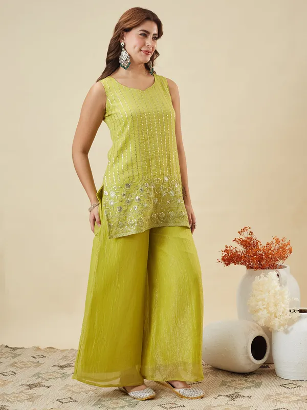 Women_Ethnic_Motifs_Embroidered_Regular_Sequinned_Kurta_With_Palazzos_With_Dupatta