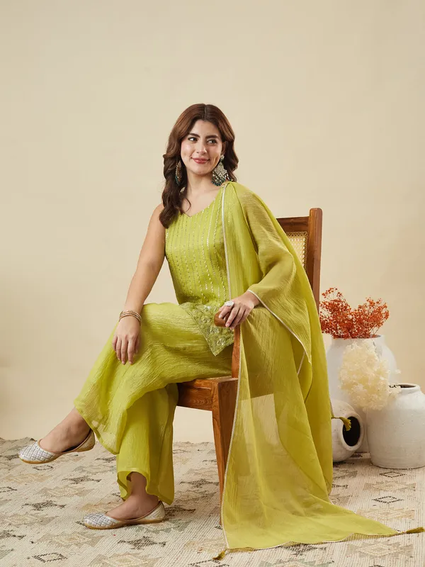 Women_Ethnic_Motifs_Embroidered_Regular_Sequinned_Kurta_With_Palazzos_With_Dupatta
