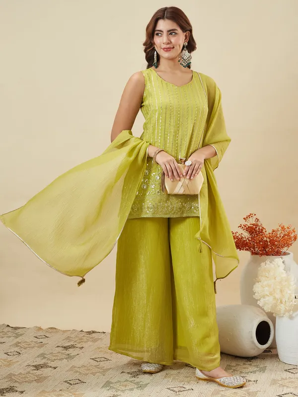 Women_Ethnic_Motifs_Embroidered_Regular_Sequinned_Kurta_With_Palazzos_With_Dupatta