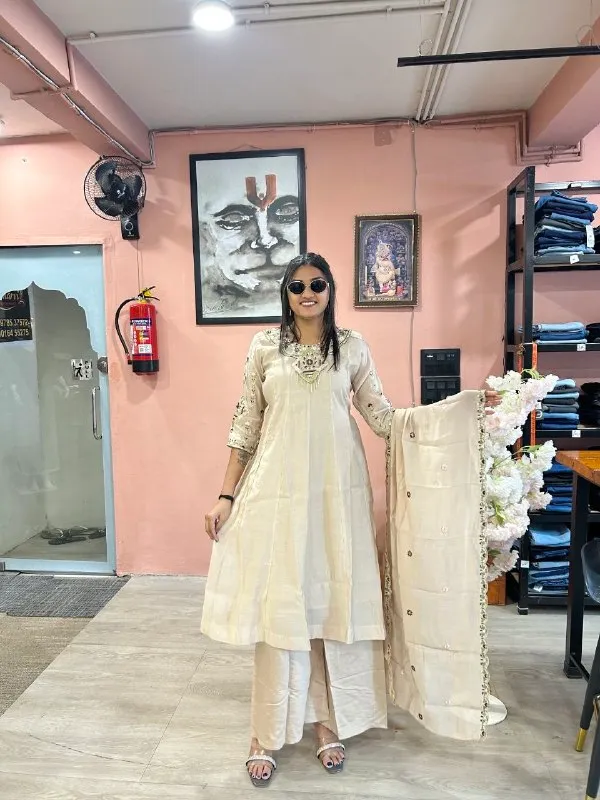 Light_Green_Embroidered_Kurta_Set_for_Women