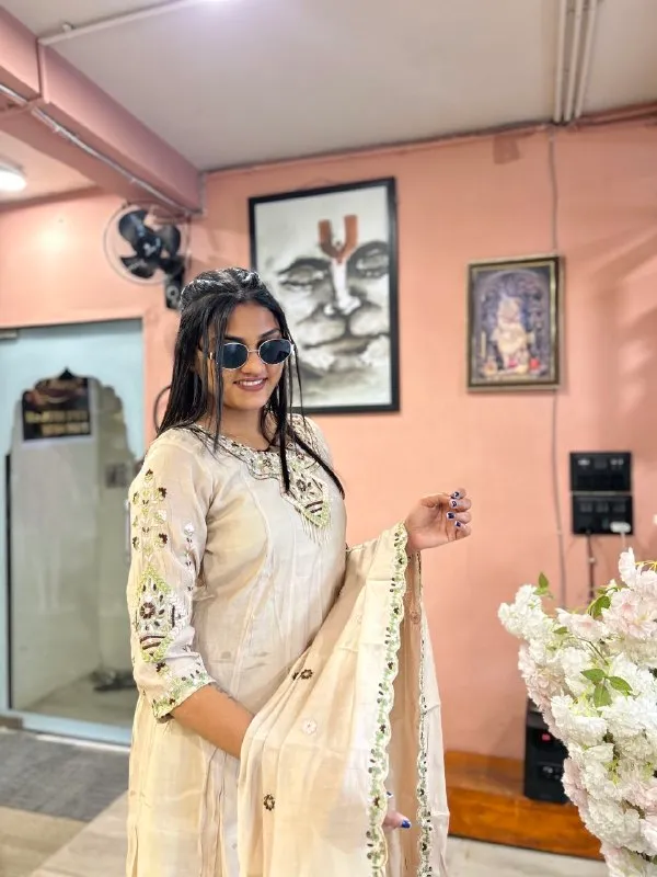 Light_Green_Embroidered_Kurta_Set_for_Women