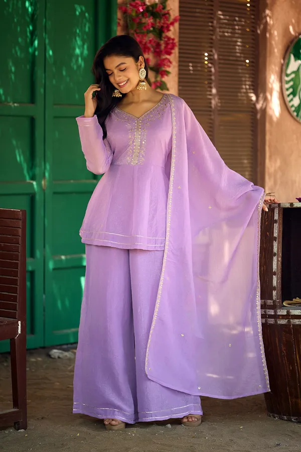 Women_Ethnic_Motifs_Embroidered_Empire_Thread_Work_Kurta_With_Sharara_With_Dupatta