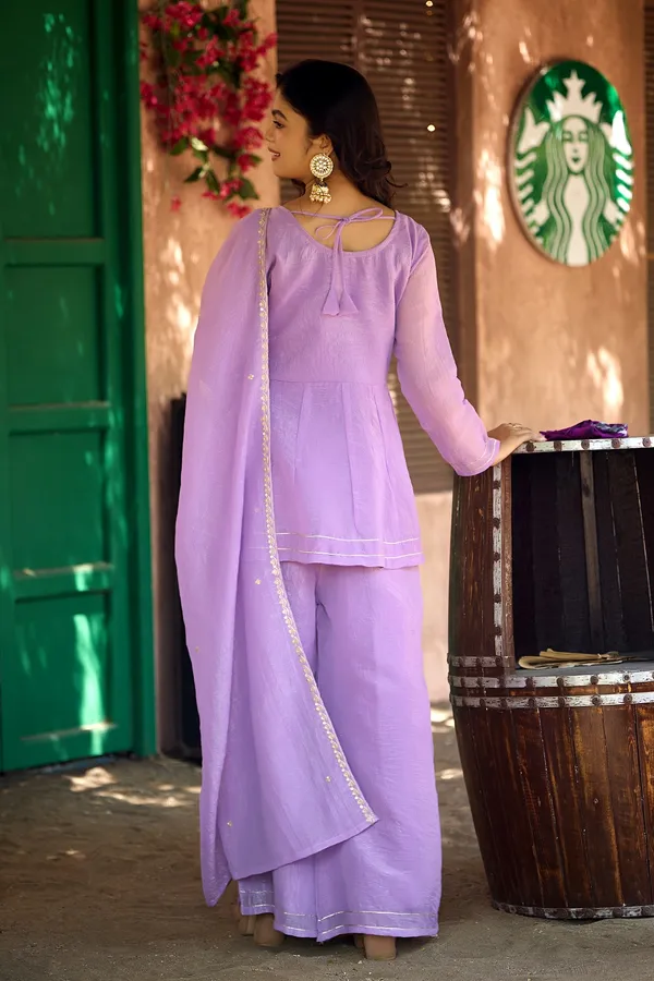 Women_Ethnic_Motifs_Embroidered_Empire_Thread_Work_Kurta_With_Sharara_With_Dupatta