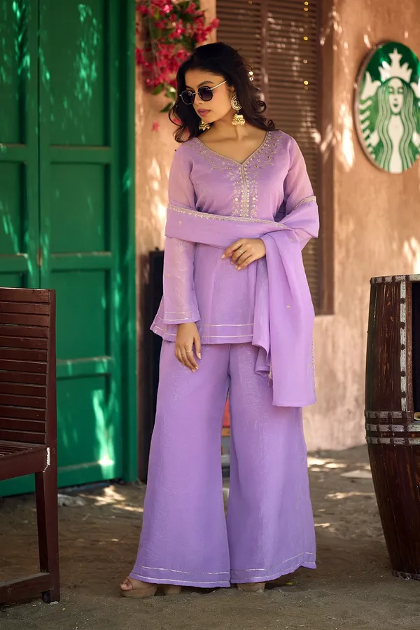 Women_Ethnic_Motifs_Embroidered_Empire_Thread_Work_Kurta_With_Sharara_With_Dupatta