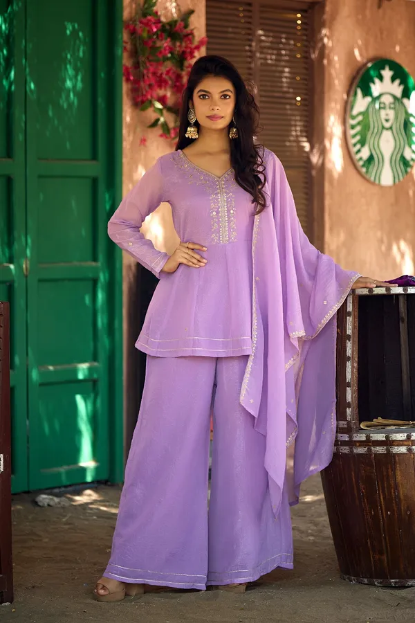 Women_Ethnic_Motifs_Embroidered_Empire_Thread_Work_Kurta_With_Sharara_With_Dupatta