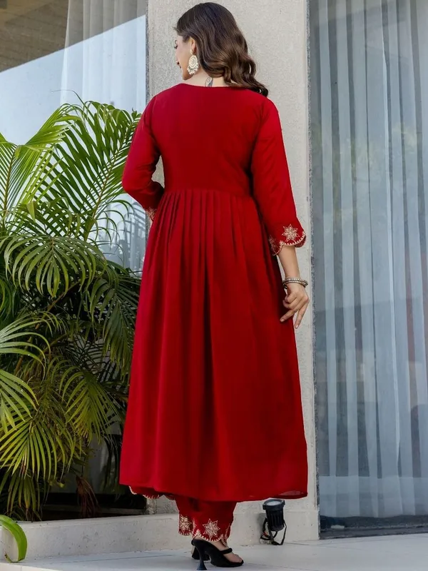 Women_Ethnic_Motifs_Embroidered_Empire_Thread_Work_Kurta_With_Trousers_Dupatta