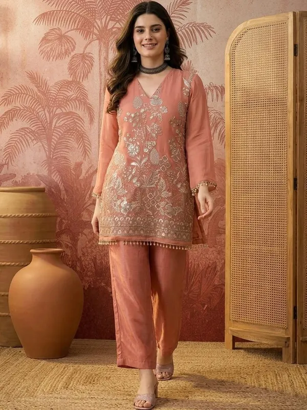 Peach_Crinkle_Silk_Straight_Floral_Embroidered_Kurta_Set_For_Women