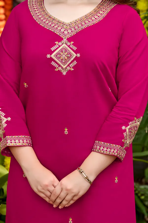 Pink_Silk_Blend_Regular_Embroidered_Kurta_Set_For_Women