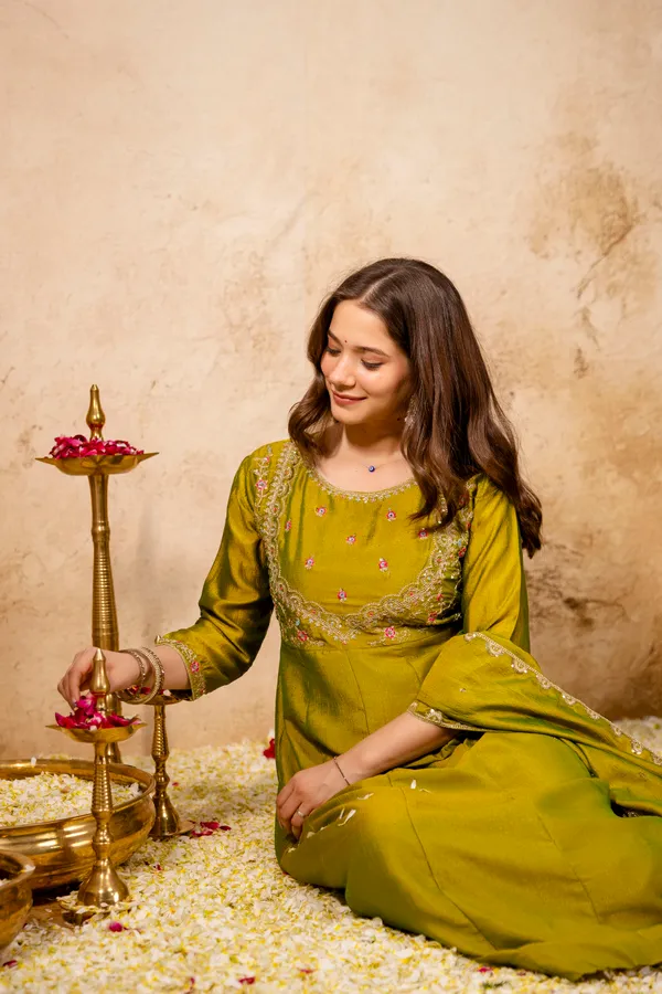 Green_Vichitra_Silk_Anarkali_Embroidered_Kurta_Set_For_Women