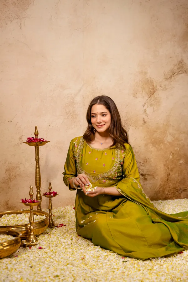 Green_Vichitra_Silk_Anarkali_Embroidered_Kurta_Set_For_Women