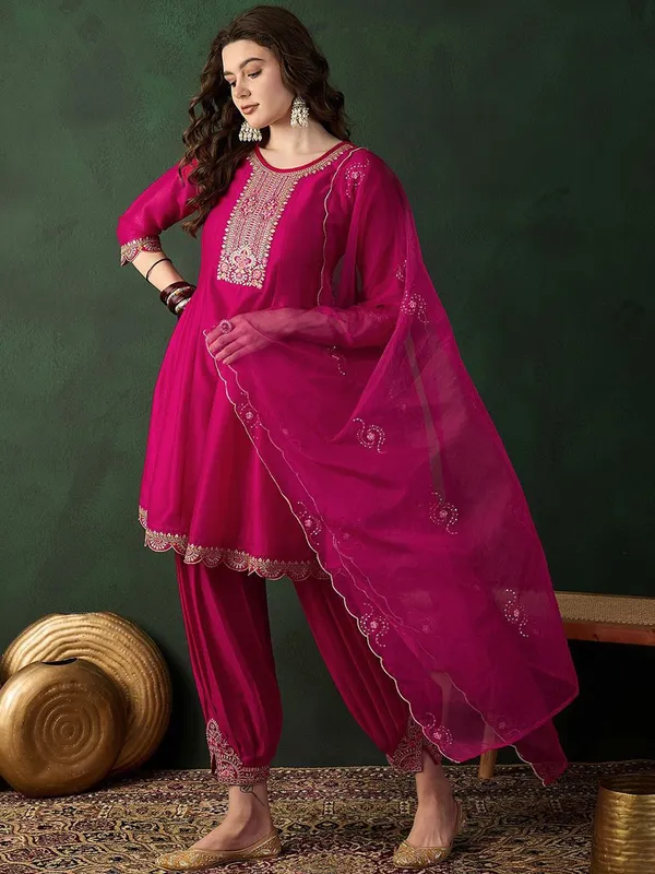 Pink_Polyester_Cotton_A_Line_Embroidered_Kurta_Set_For_Women
