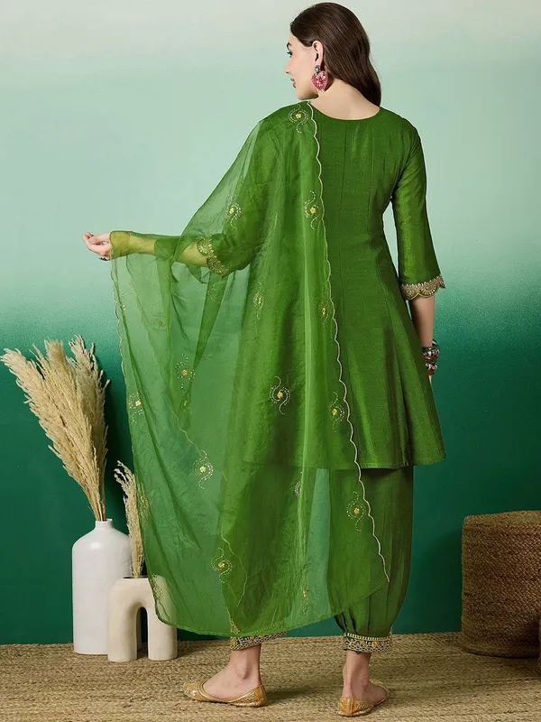 Green_Polyester_Cotton_A_Line_Embroidered_Kurta_Set_For_Women