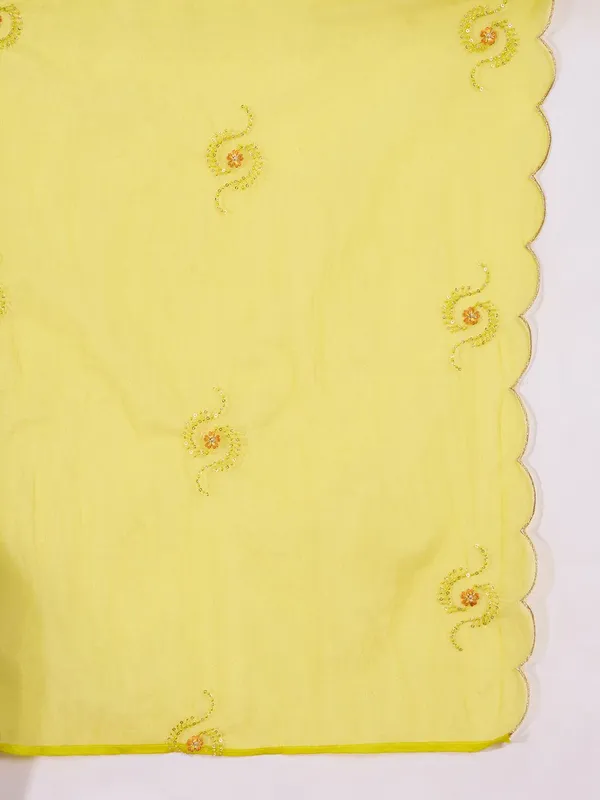 Yellow_Polyester_Cotton_A_Line_Embroidered_Kurta_Set_For_Women