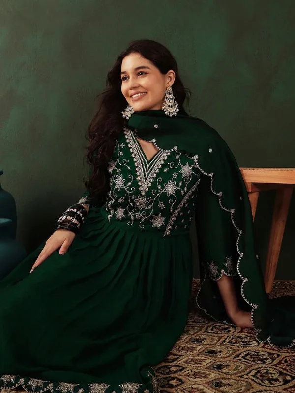 Green_Cotton_Anarkali_Floral_Embroidered_Kurta_Set_For_Women
