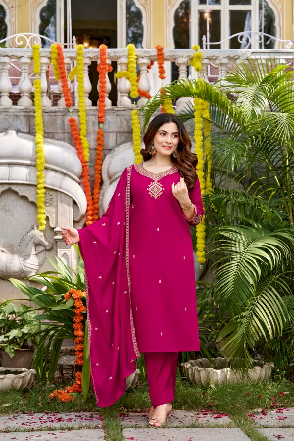 Pink_Silk_Blend_Regular_Embroidered_Kurta_Set_For_Women