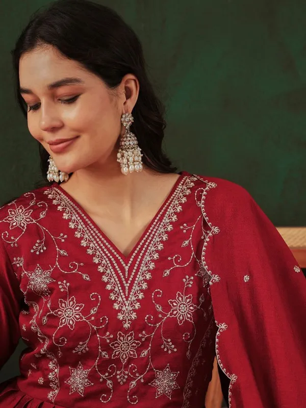Red_Cotton_Anarkali_Floral_Embroidered_Kurta_Set_For_Women