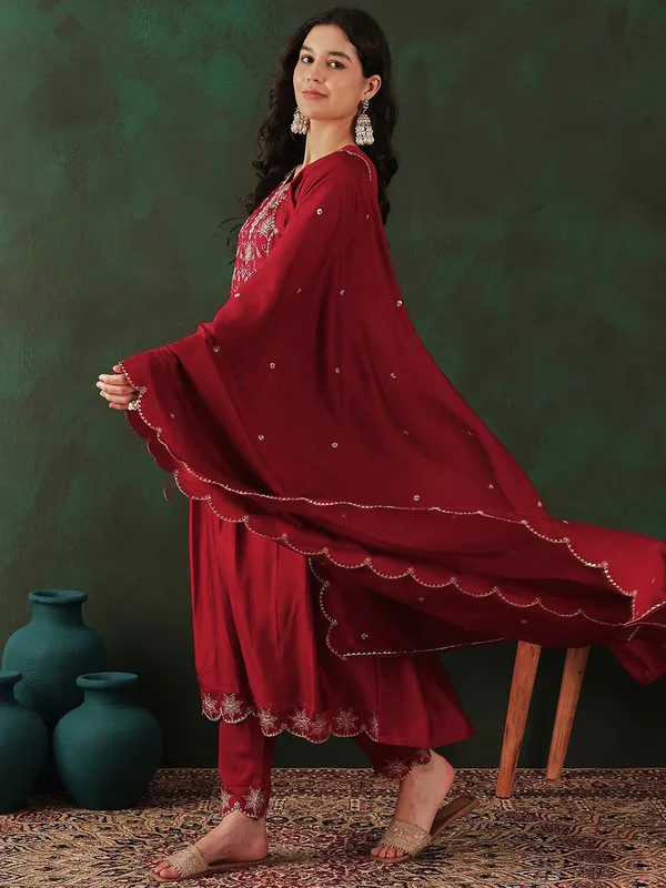 Red_Cotton_Anarkali_Floral_Embroidered_Kurta_Set_For_Women