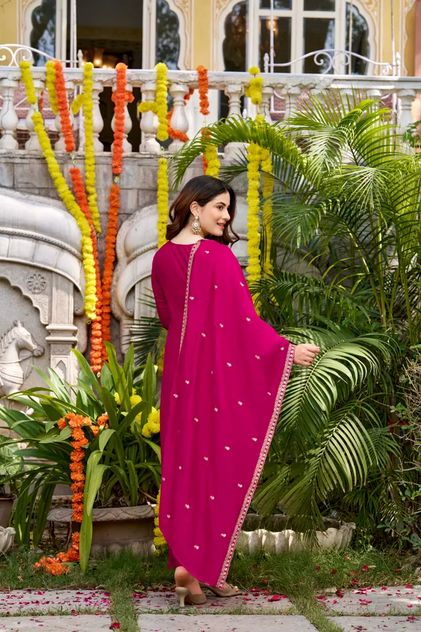 Pink_Silk_Blend_Regular_Embroidered_Kurta_Set_For_Women