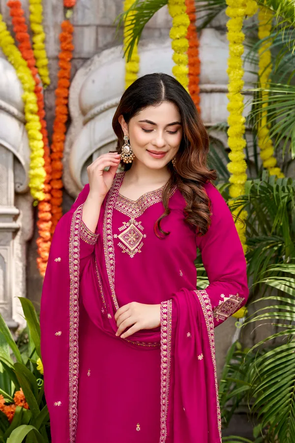 Pink_Silk_Blend_Regular_Embroidered_Kurta_Set_For_Women