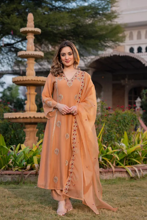 Women_Ethnic_Motifs_Embroidered_Regular_Thread_Work_Chanderi_Silk_Kurta_with_Trousers_&_With