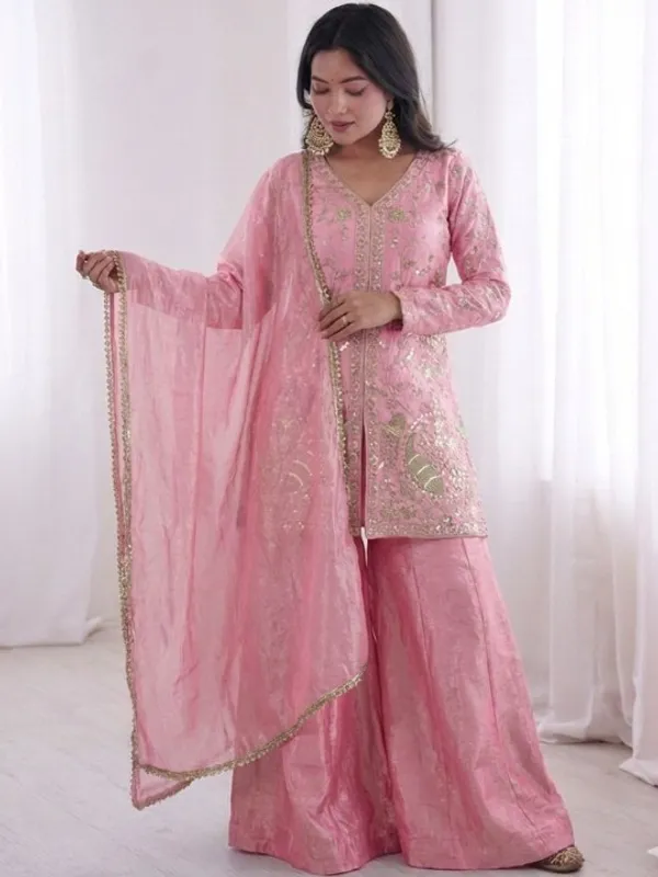 Women_Ethnic_Motifs_Embroidered_Regular_Thread_Work_Kurta_With_Sharara_With_Dupatta