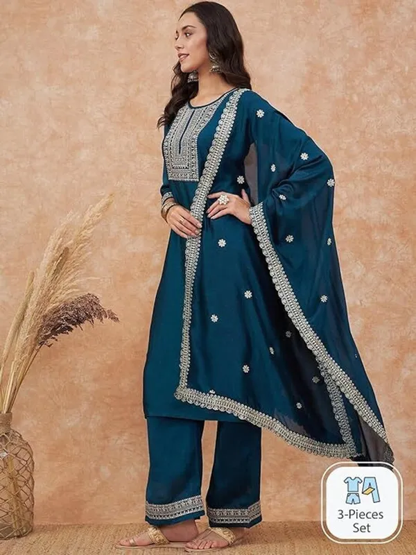 Women_Ethnic_Motifs_Embroidered_Regular_Thread_Work_Kurta_with_Palazzos_&_With_Dupatta