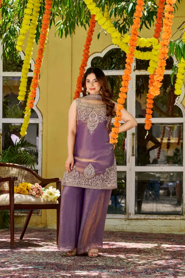 Women_Ethnic_Motifs_Embroidered_Regular_Thread_Work_Kurta_with_Palazzos_&_With_Dupatta