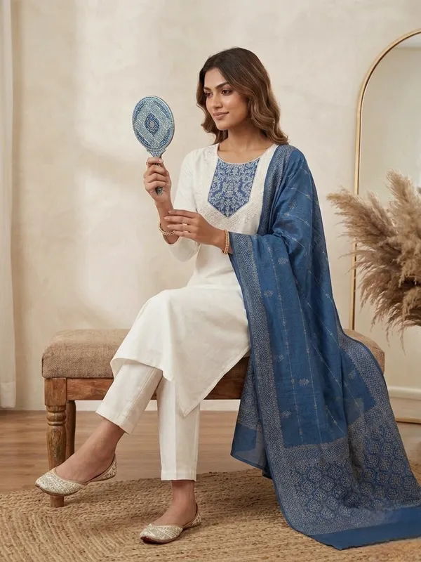 Women_Ethnic_Motifs_Embroidered_Regular_Thread_Work_Kurta_with_Trousers_&_With_Dupatta