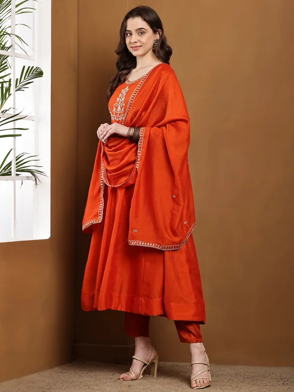 Orange_Silk_Regular_Embroidered_Anarkali_Kurta_Set_For_Women