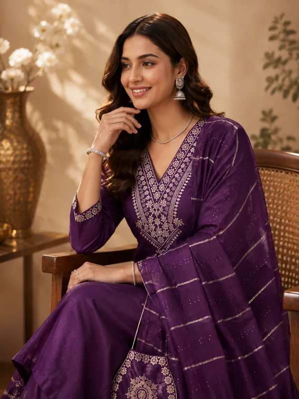 Women_Floral_Embroidered_Kurta_with_Trousers_&_Dupatta