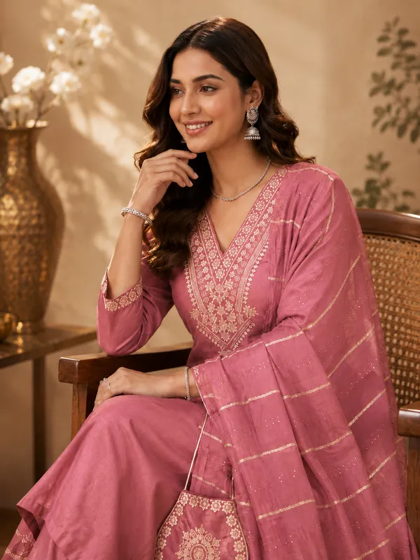 Women_Floral_Embroidered_Kurta_with_Trousers_&_Dupatta
