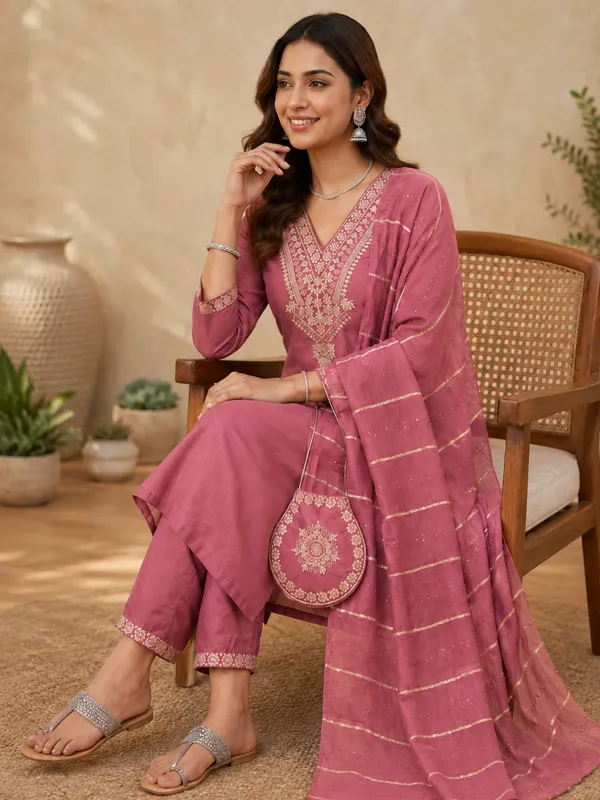 Women_Floral_Embroidered_Kurta_with_Trousers_&_Dupatta