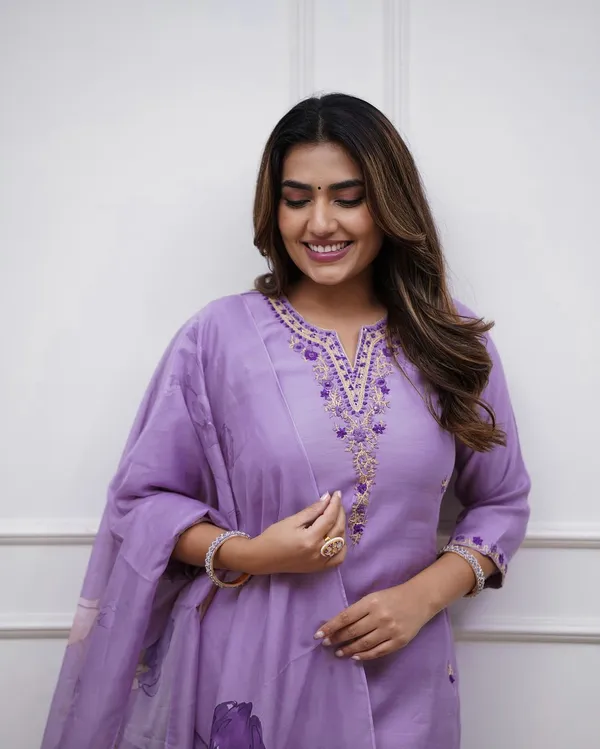 Purple_Cotton_Straight_Floral_Embroidered_Kurta_Set_For_Women