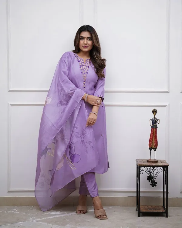 Purple_Cotton_Straight_Floral_Embroidered_Kurta_Set_For_Women