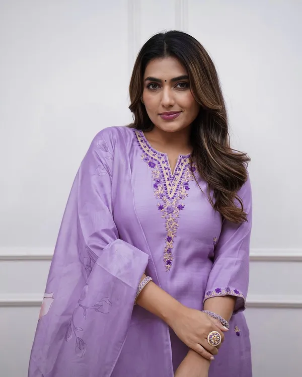 Purple_Cotton_Straight_Floral_Embroidered_Kurta_Set_For_Women