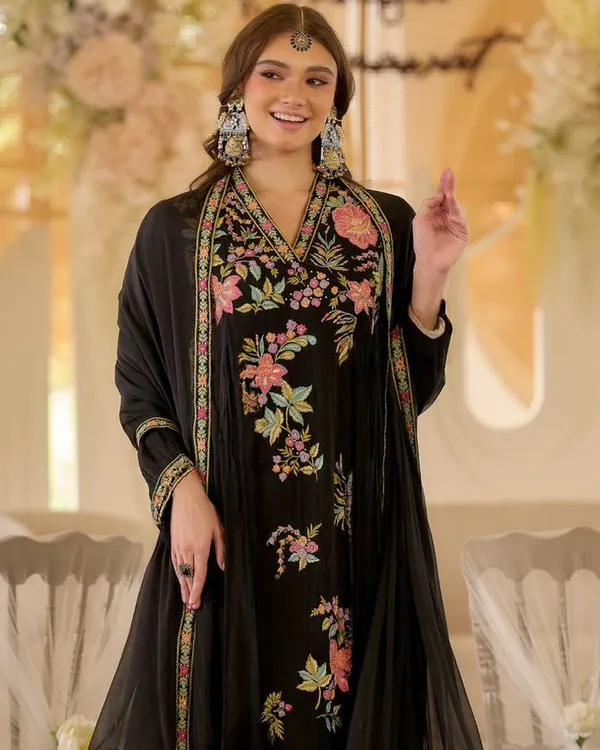 Women_Floral_Embroidered_Regular_Thread_Work_Kurta_with_Palazzos_&_With_Dupatta