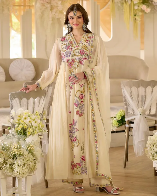 Women_Floral_Embroidered_Regular_Thread_Work_Kurta_with_Palazzos_&_With_Dupatta