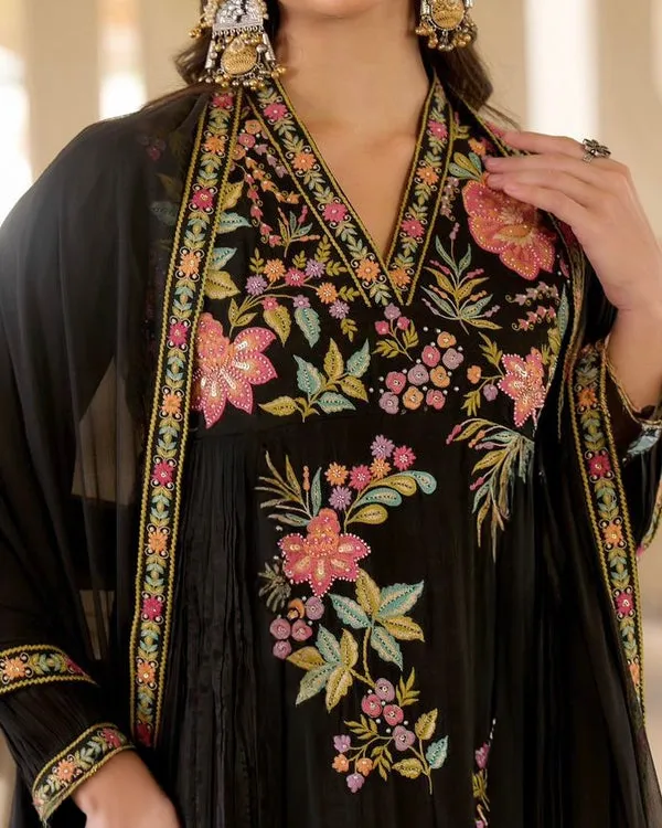 Women_Floral_Embroidered_Regular_Thread_Work_Kurta_with_Palazzos_&_With_Dupatta