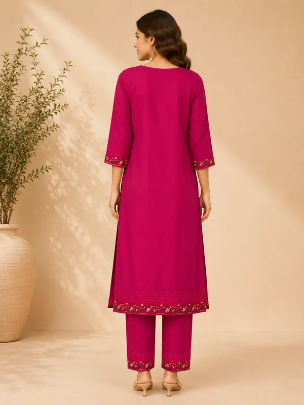 Women_Floral_Thread_Embroidered_Round-Neck_Kurta_with_Trousers_&_Printed_Dupatta