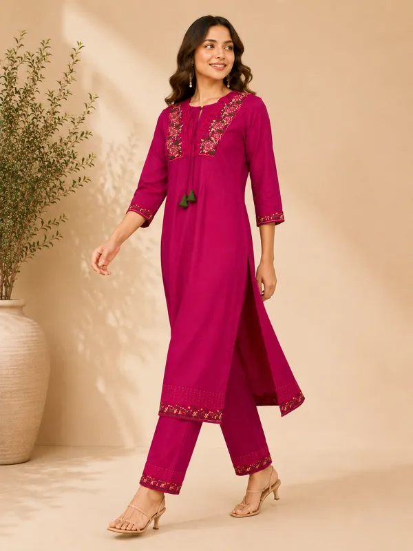 Women_Floral_Thread_Embroidered_Round-Neck_Kurta_with_Trousers_&_Printed_Dupatta