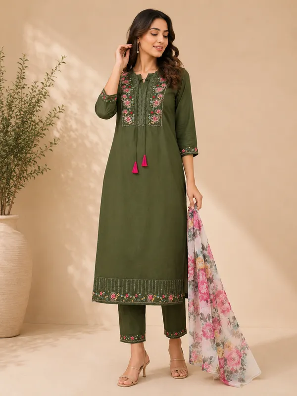 Women_Floral_Thread_Embroidered_V-Neck_Kurta_with_Trousers_&_Printed_Dupatta