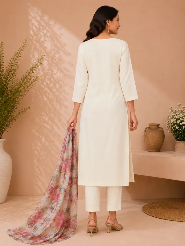 Women_Floral_Thread_Embroidered_V-Neck_Kurta_with_Trousers_&_Printed_Dupatta
