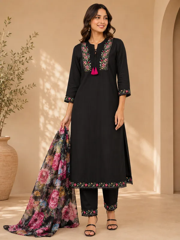 Women_Floral_Thread_Embroidered_V-Neck_Kurta_with_Trousers_&_Printed_Dupatta