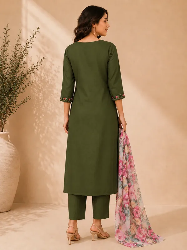 Women_Floral_Thread_Embroidered_V-Neck_Kurta_with_Trousers_&_Printed_Dupatta