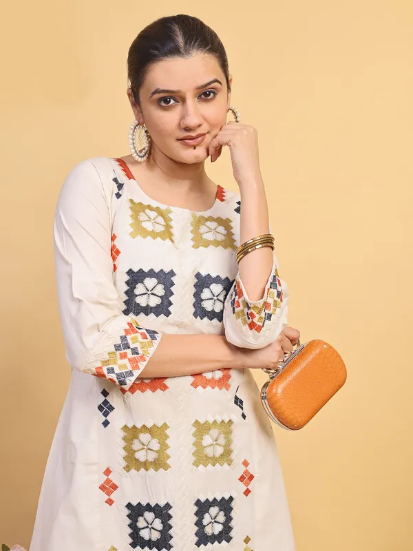 Women's_Off_White_Multicolor_Embroidered_Asymmetrical_Kurta_Palazzo_Set
