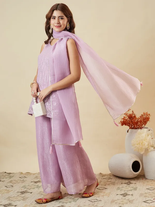 Lavender_Crinkle_Straight_Embroidered_Kurta_Set_For_Women