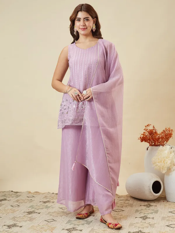 Lavender_Crinkle_Straight_Embroidered_Kurta_Set_For_Women