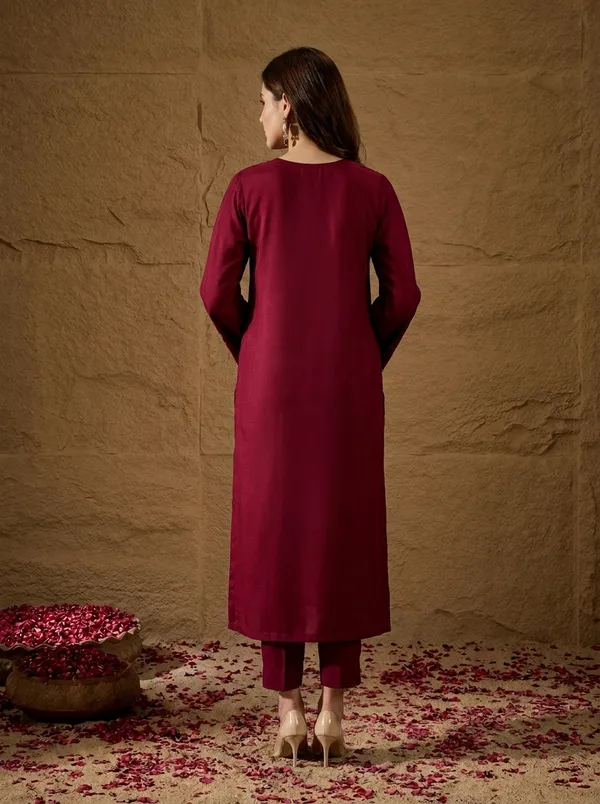 Maroon_Chanderi_Silk_Regular_Embroidered_Kurta_Set_For_Women
